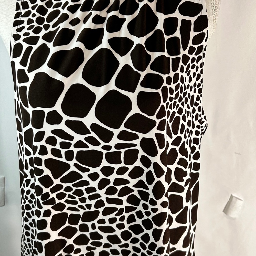 DFA New York Women's Sleeveless Mock Neck Top XL Brown White Giraffe Print - Picture 3 of 10